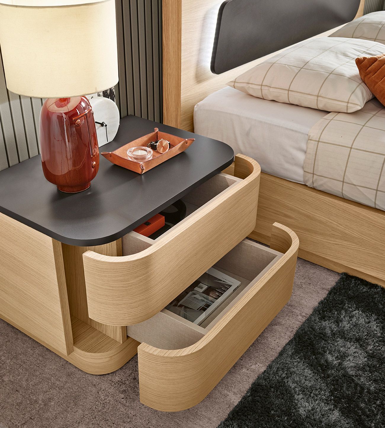 Mesa de Cabeceira Aroma 02, Mobiliário Graça Interiores