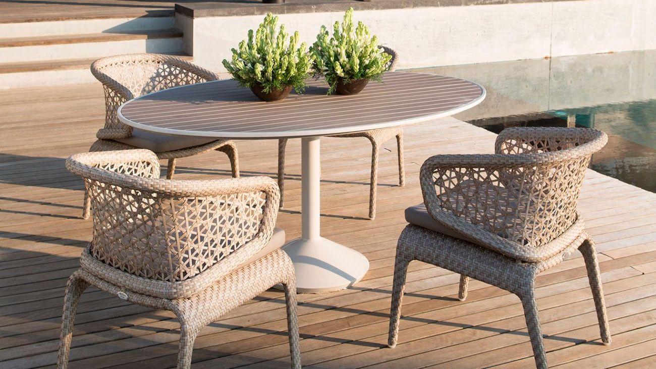 Mesa Oval Journey, Mesas de Jardim, feito à mão na indonésia. Resistente à abrasão altomsférica. Melhor qualidade existente para produtos de exterior. Mobiliário de Jardim de Luxo. Luxury Outdoor Furniture