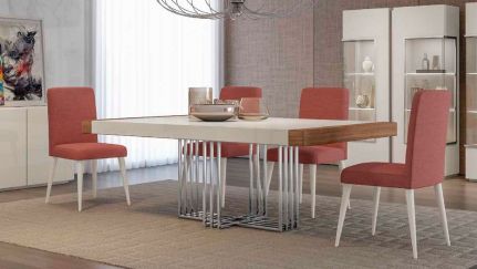 Mesa Jantar Miss